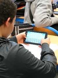 Faut-il encore des équipements numériques individuels dans l’enseignement ?