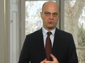 Continuité pédagogique : A quoi joue JM Blanquer ?