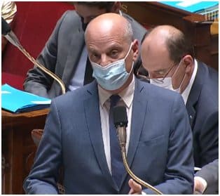 Vaccination : Blanquer à nouveau pris de court