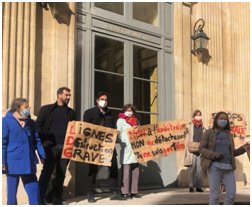 Les enseignants de l’administration centrale manifestent