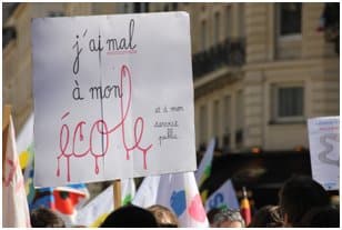 « Nous sommes témoins » : 300 professeurs des écoles témoignent de l’abandon de l’école