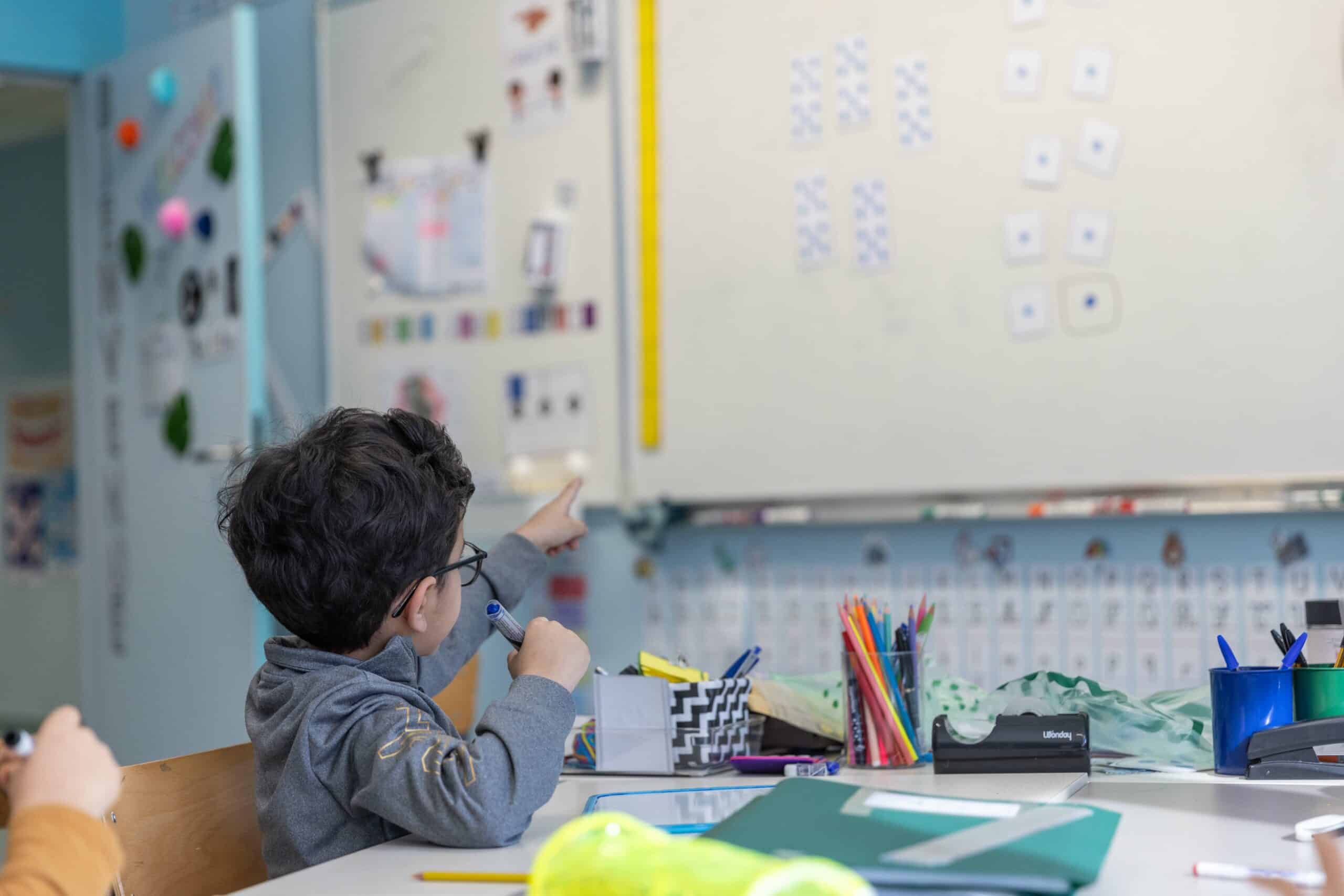 « Je trouve ça super important que les enfants écrivent la date »