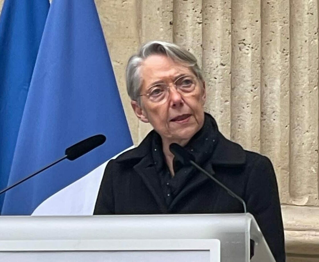 Un « budget sanctuarisé » : Elisabeth Borne annonce l’annulation des 4000 suppressions de postes de professeurs